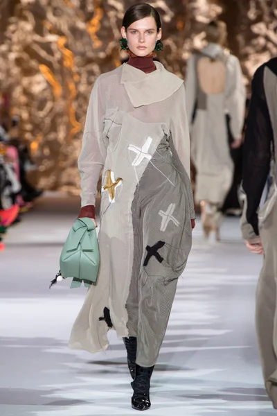 Look 3